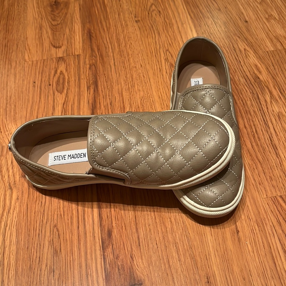 Steve Madden slip on sneakers Size 7